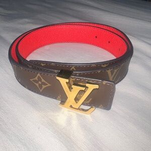 Louis Vuitton Women’s initials reversible belt